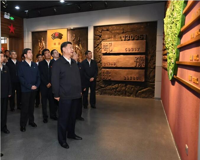 2019年9月16日，习近平总书记参观鄂豫皖苏区烈士纪念馆.jpg