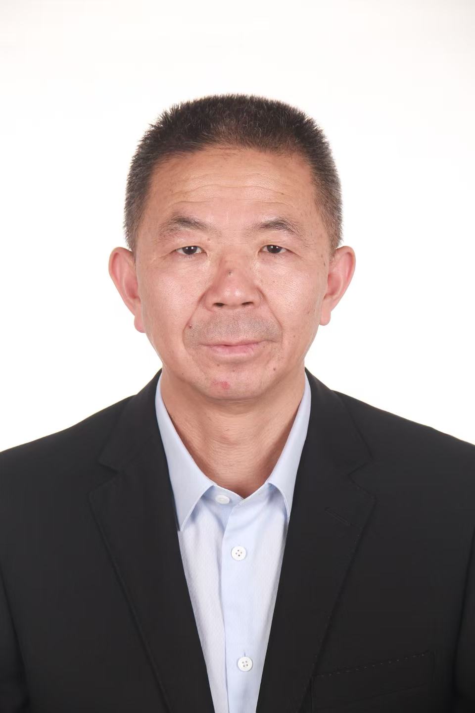 董晓宇.jpg 董晓宇.jpg